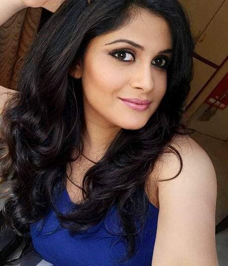 Damini Arora star hot pics