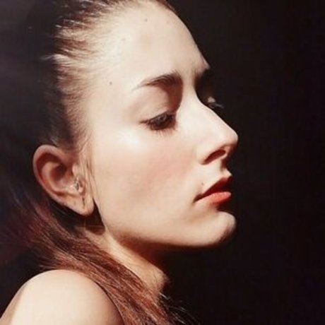 camomilleee exclusive model picture