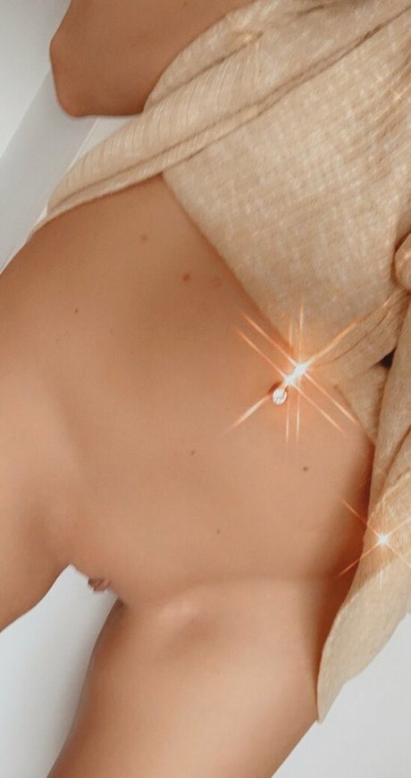 Bexwhitemodel nudes model image