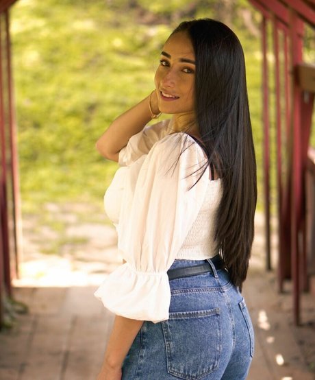 Maryory The Barber erotic model pics