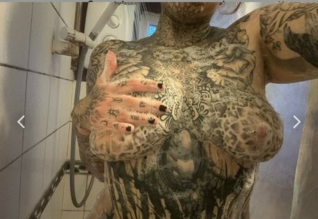 Teganleighofficial model high quality img