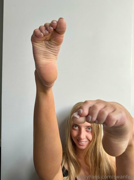 swanfee pornstar beautiful pic