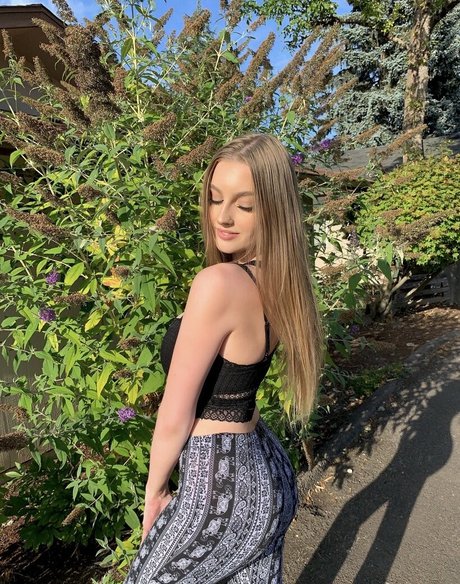 Cassandra Summer xxx model galleries