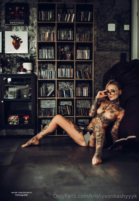 Kristy Von Kashyyyk pornstar erotic photos