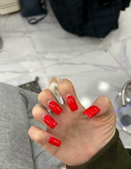 BillieLouise nice actress picture