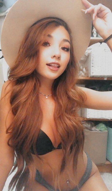 Tehtnica star nude image