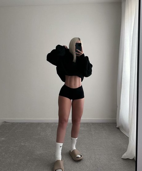 Dapariz high quality model picture