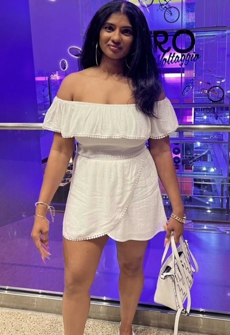 MzKora star sexy image