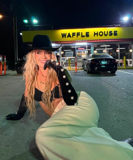 Sophia Scott porn star photos