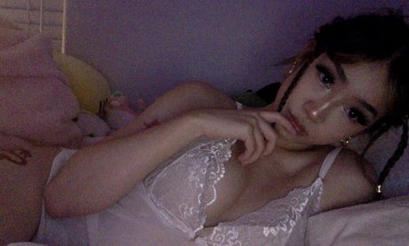 Harmonee Yang hd actress pictures