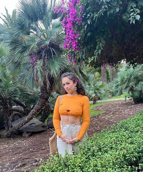 Eliza Butterworth beautiful model gallery