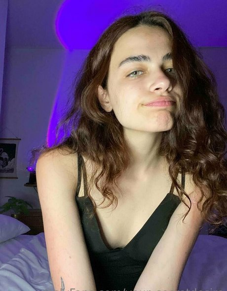 maggie lovely model perfect images