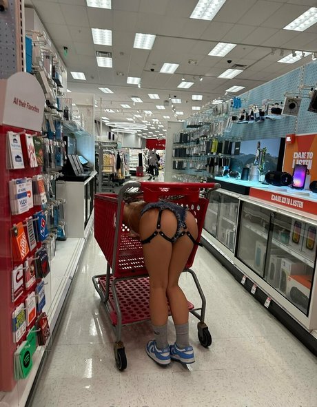 kyliezion model hd image