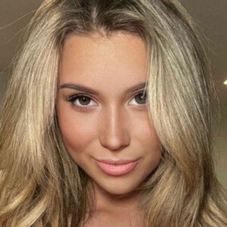 Badgirllily nude star pic