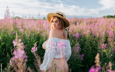 Natalia Tihomirova hot model photos