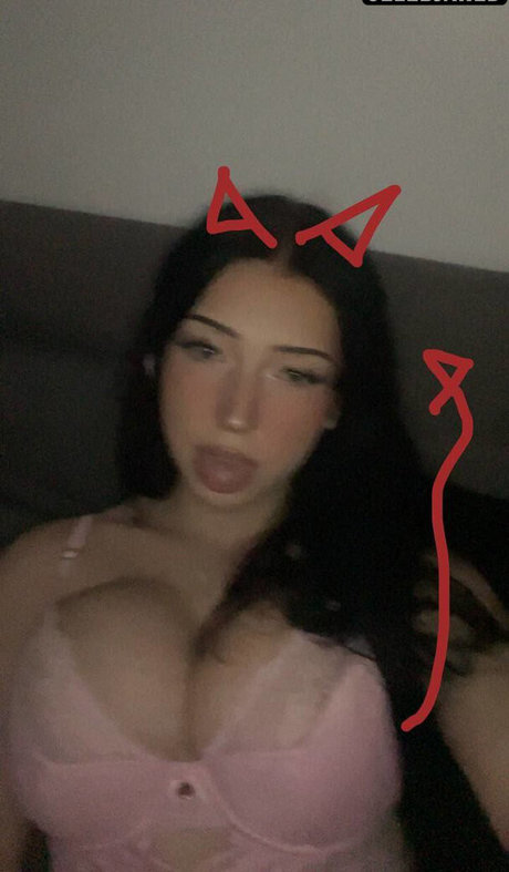 Layla Dream art actress picture