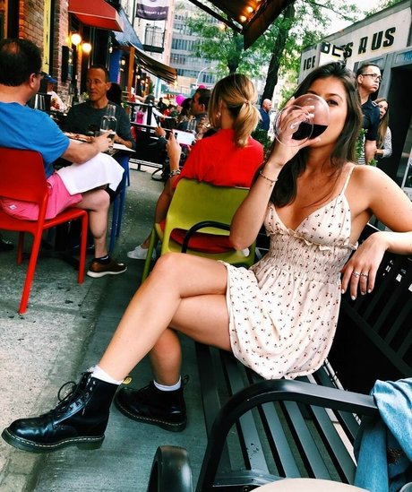 Lindsay Hydorn model naked img