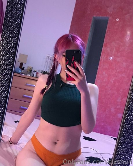 elyshuri nude actress pics