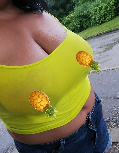 curvy carla art pornstar photo