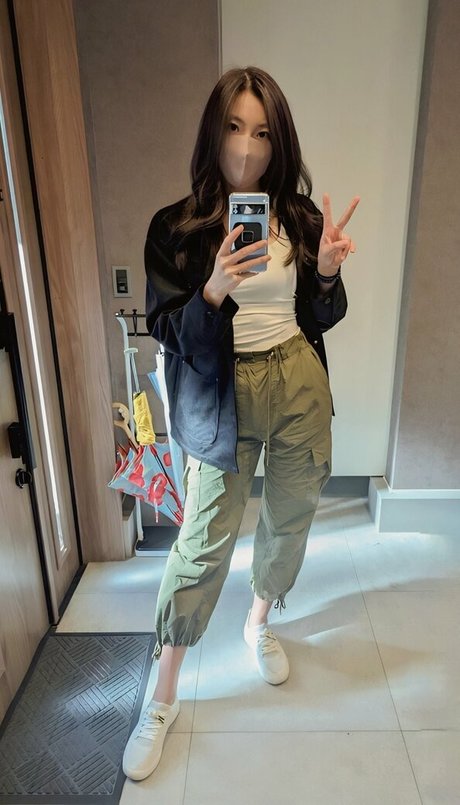 asian brunette onlyfans hot image