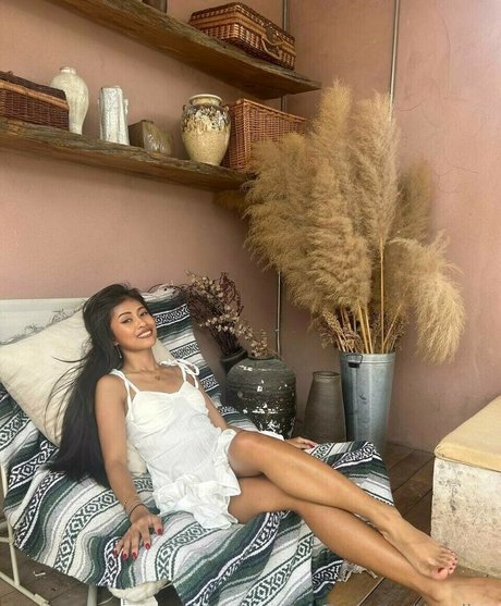 tinyalinaa star hot image