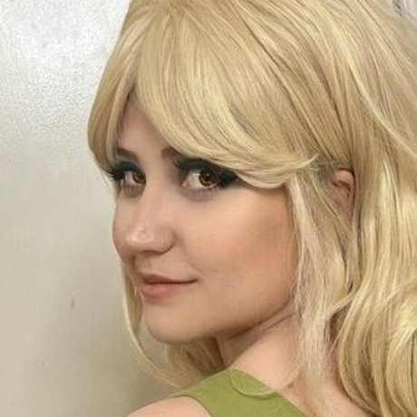 Broonling model free picture