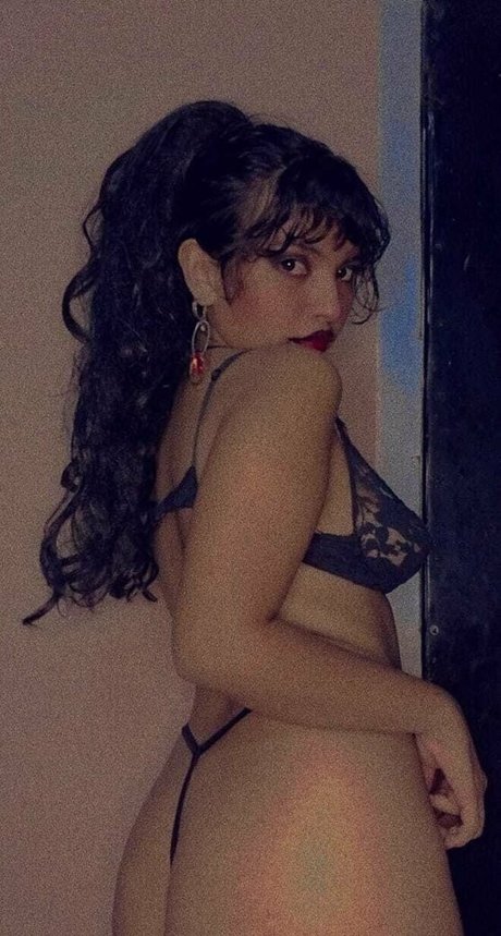 angelesavilez model free image