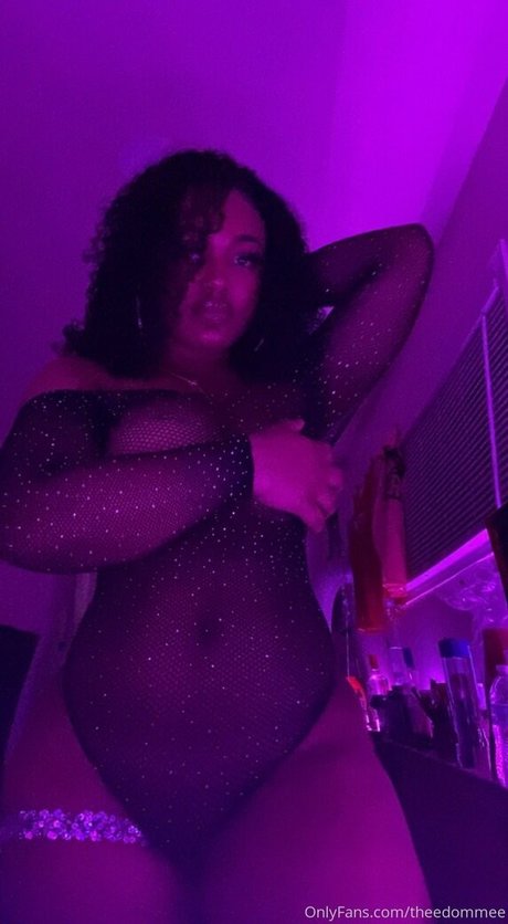 theedommee model nude photo