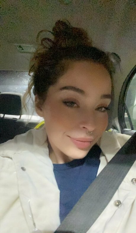 bedheadbetty adult model gallery