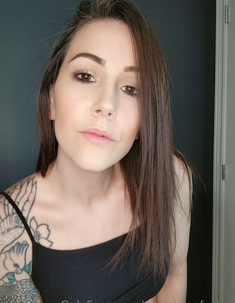 paradiseofsoles naked pornstar image