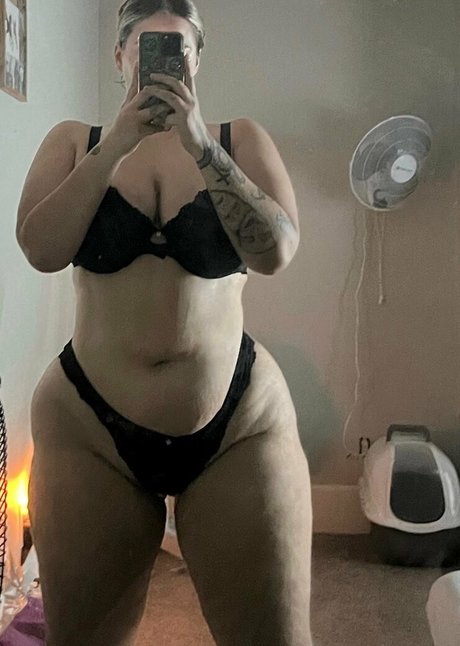 Sophia Cundiff exclusive actress image