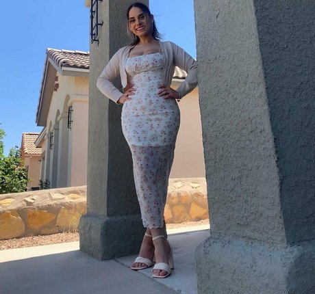 Desire Negro star beautiful images