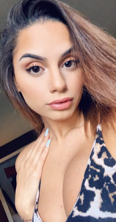 Desire Negro model sexy pictures