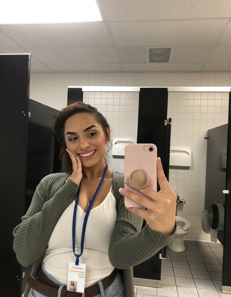 Desire Negro pornstar nude photos