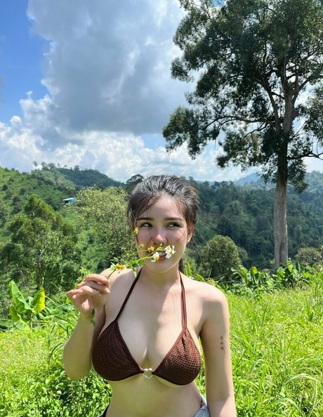 nam093178 erotic model image