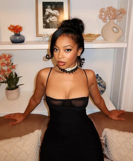 Cleopatra Lee sex star photo