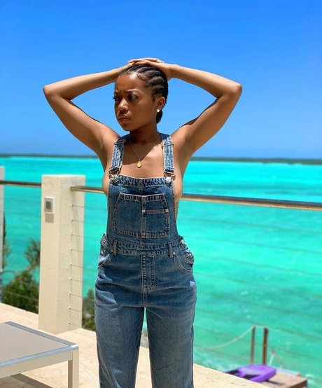 Cleopatra Lee adult model photos