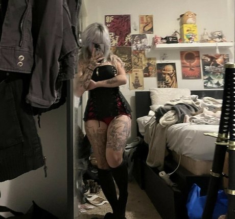 lustr0t model perfect pic