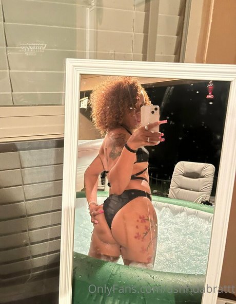 ashhdabrattt model pretty img