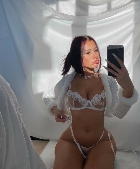 Hannahdenisee star erotic photos