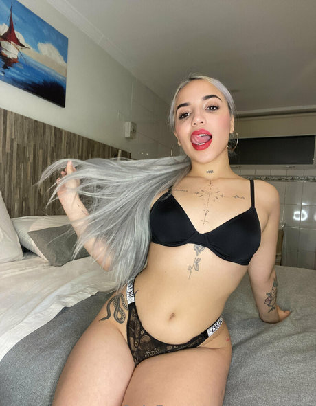 chanelle18 pornographic actress pictures