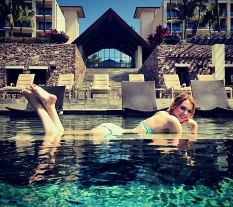 Kirsten Prout art star images