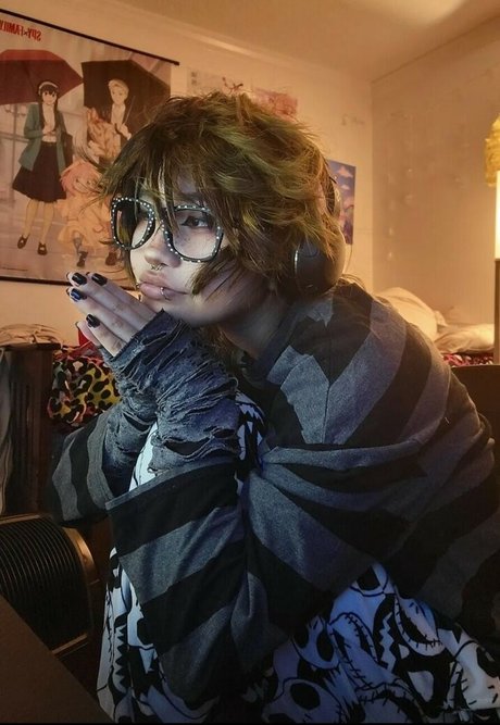 kinsathic pornstar adult img