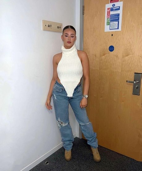 Sydney Etherington erotic model pics