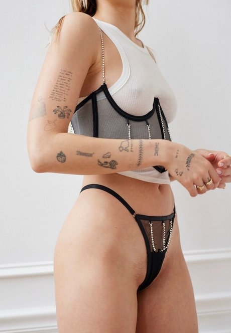 famous nude onlyfans art nude pictures