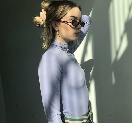 Lindsay Vrckovnik Linmick naked star pics