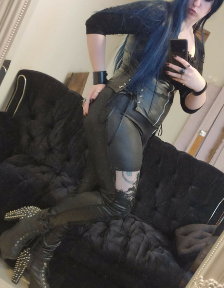 Jennybiatch erotic star img