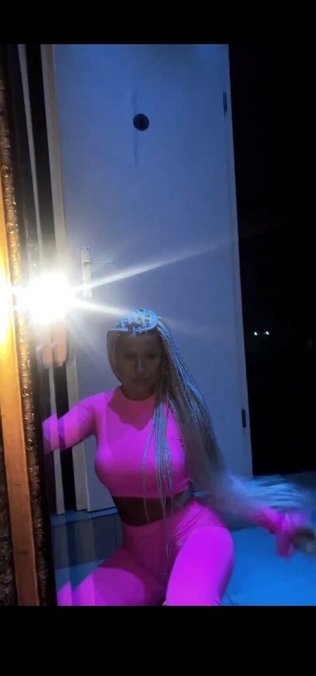 Viki Mitrovic model exclusive pictures