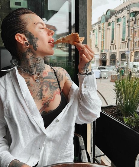 steph paul adult model photo