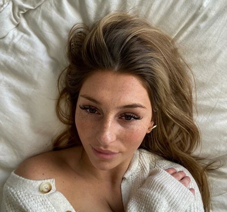 Abbey Wilson hot model pictures